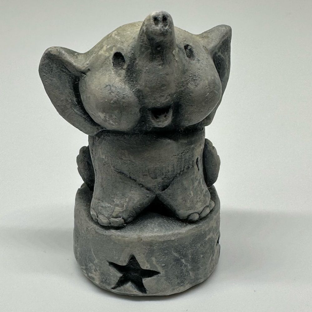 Vintage ELEPHANT FIGURE Souvenir Mt. St. Helen Collectible Molded Volcanic Ash